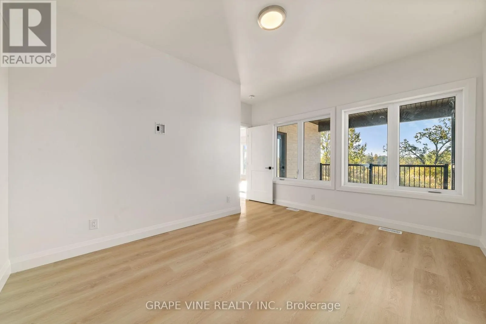 128 ROYAL GALA DRIVE