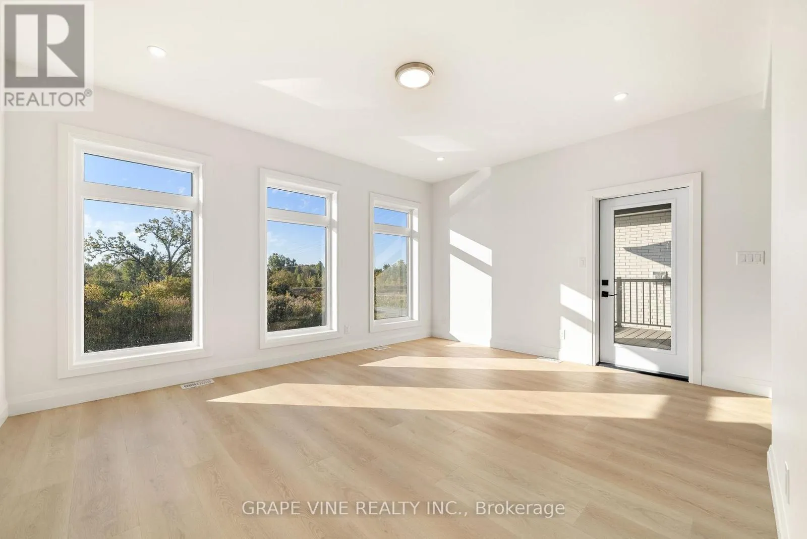 128 ROYAL GALA DRIVE