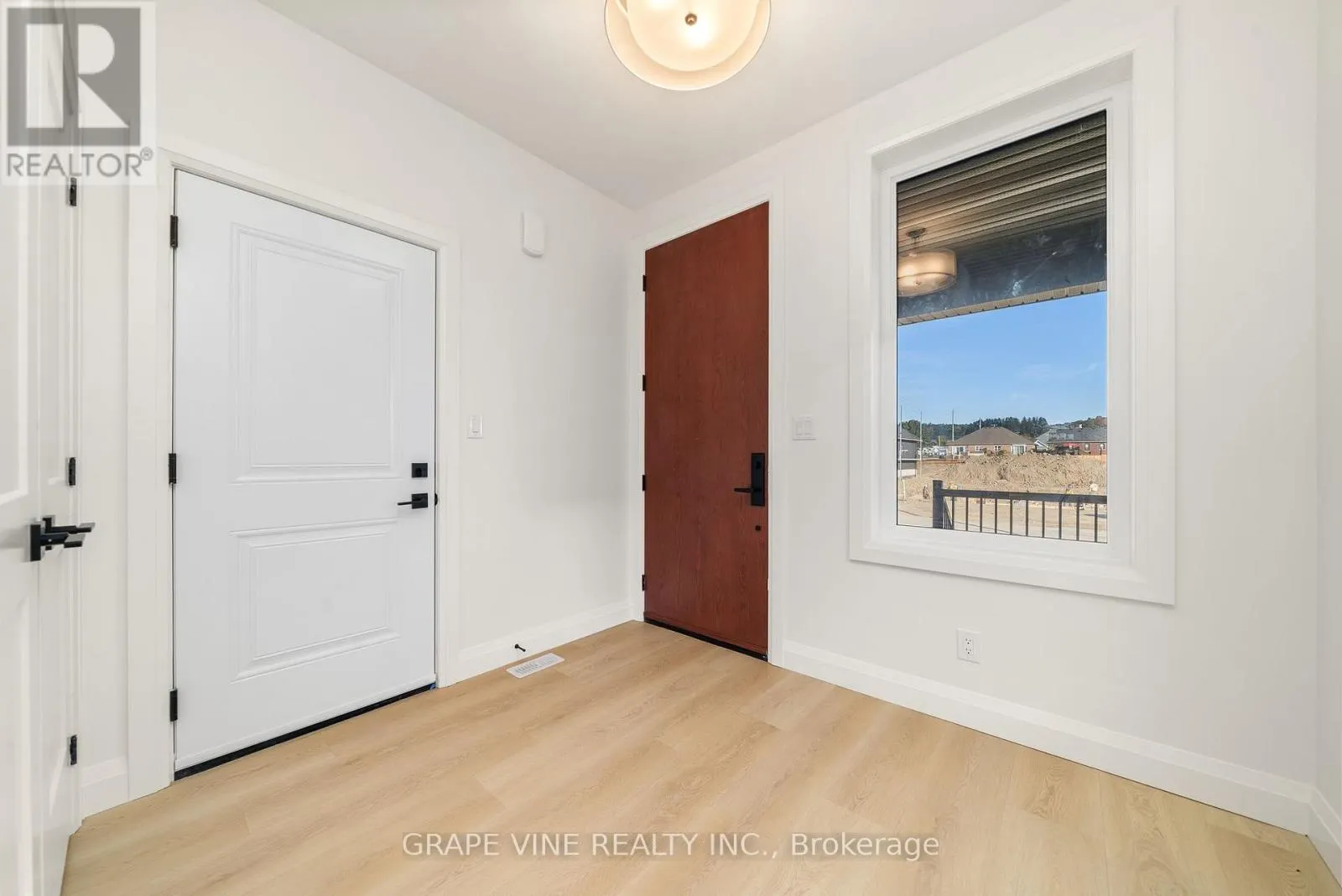 128 ROYAL GALA DRIVE