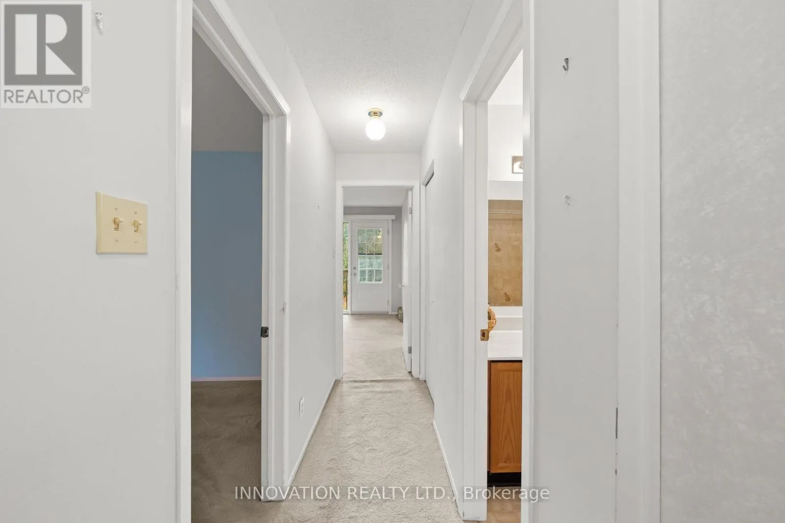 8 - 5 TIMBERVIEW WAY