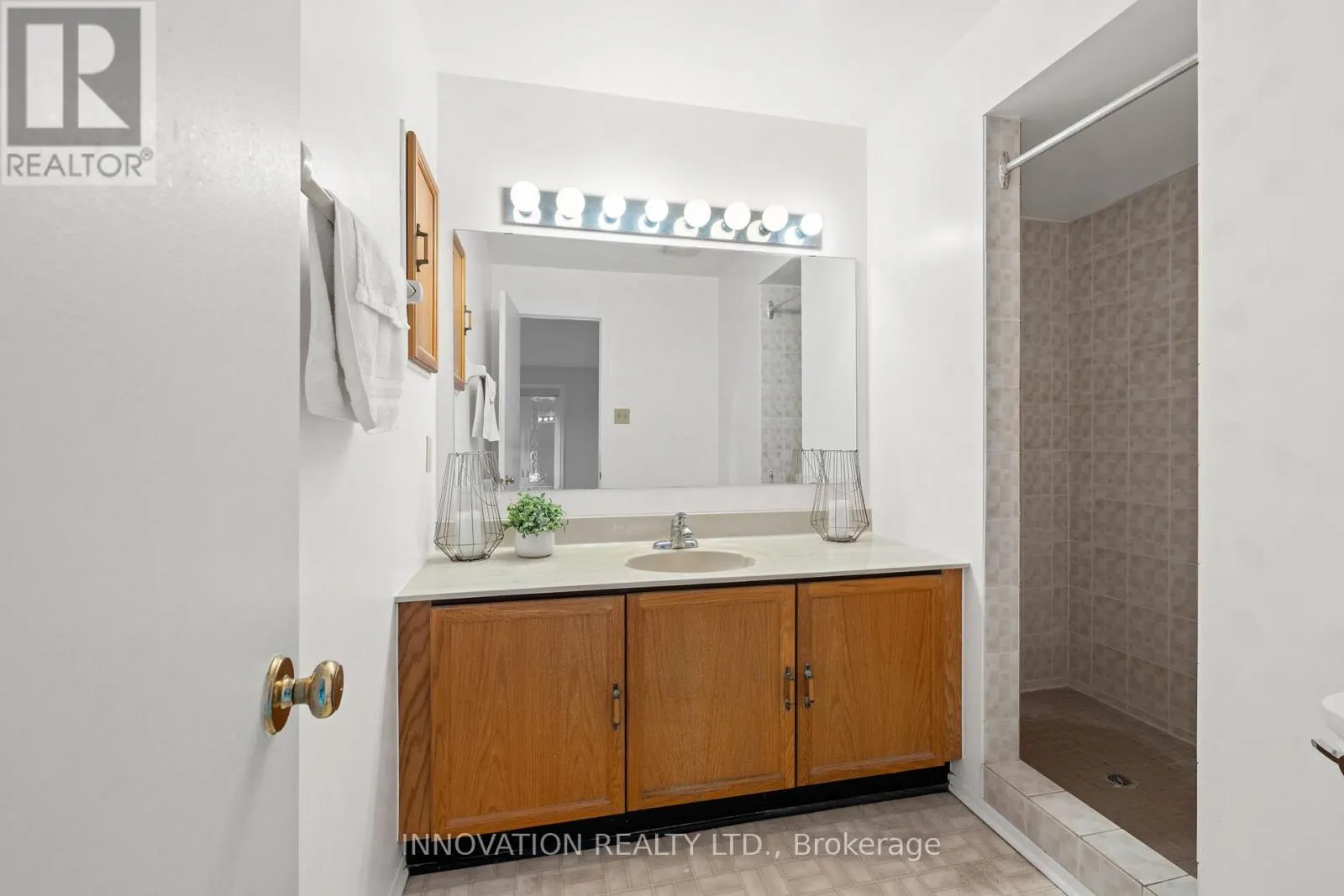 8 - 5 TIMBERVIEW WAY