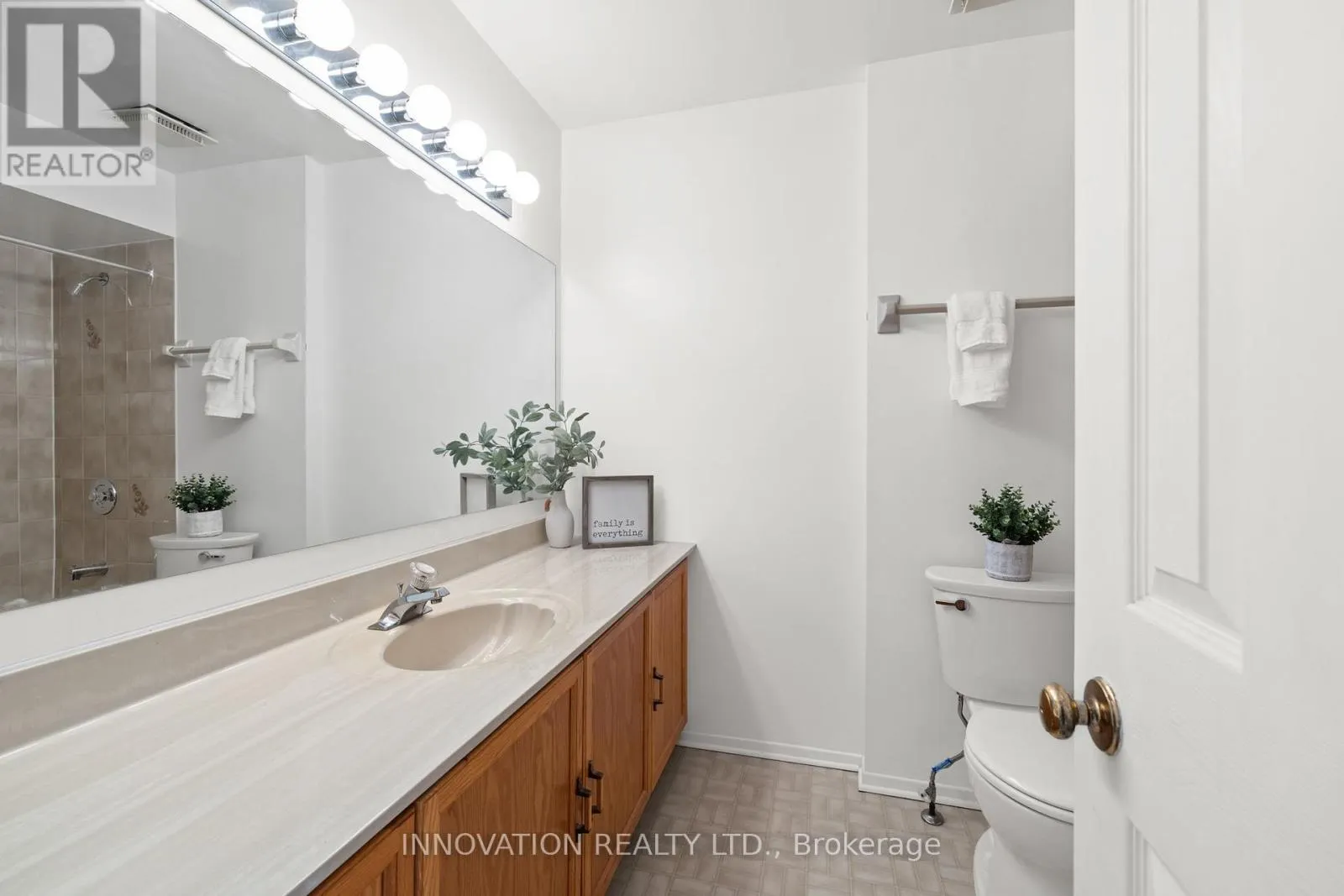 8 - 5 TIMBERVIEW WAY