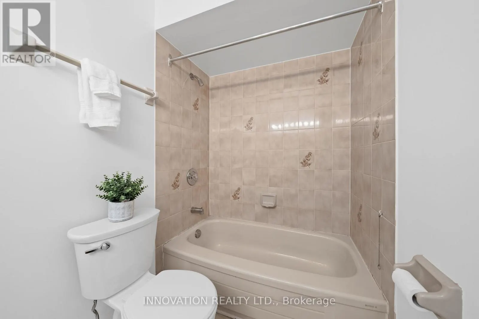 8 - 5 TIMBERVIEW WAY