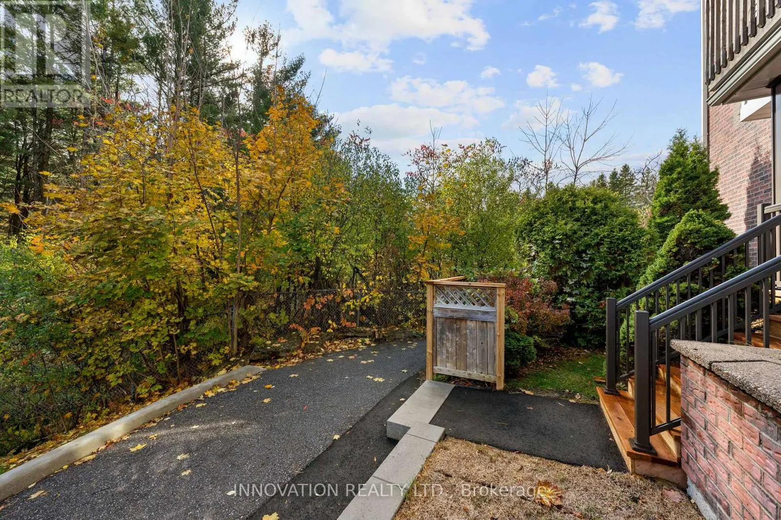 8 - 5 TIMBERVIEW WAY