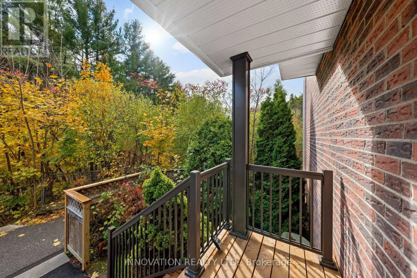 8 - 5 TIMBERVIEW WAY