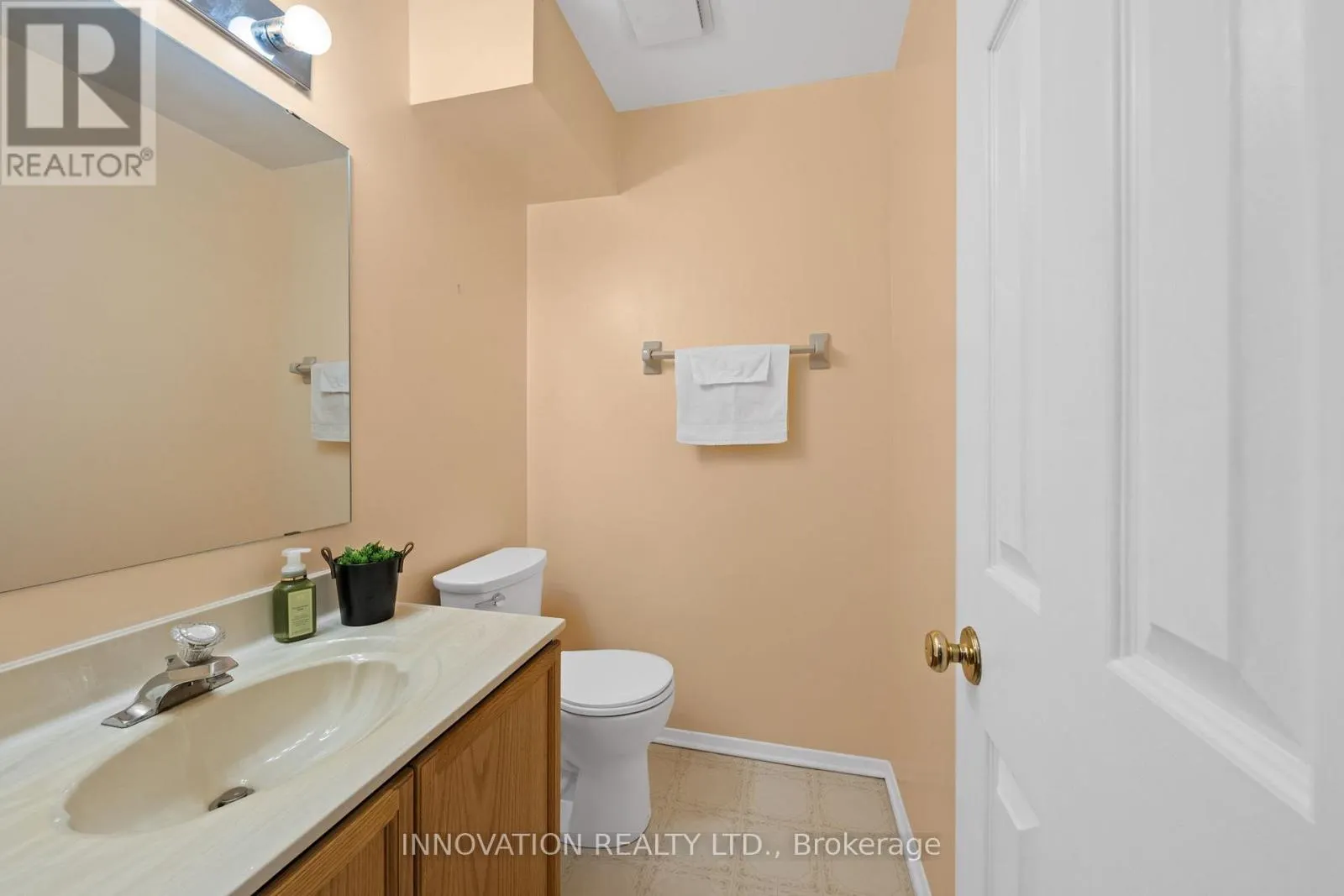 8 - 5 TIMBERVIEW WAY