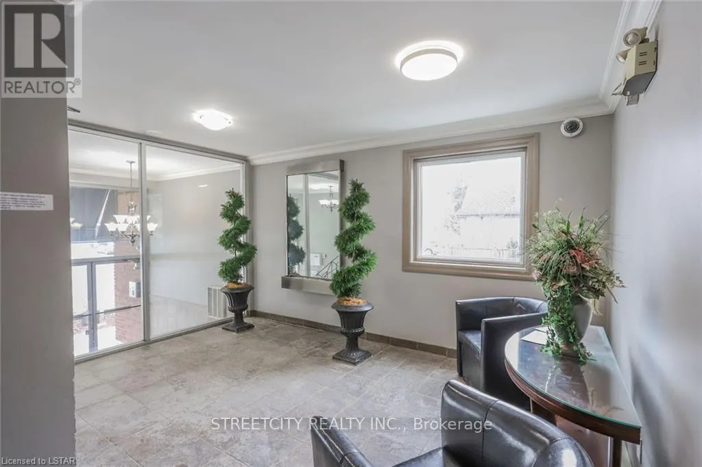 104 - 570 WILLIAM STREET, #104