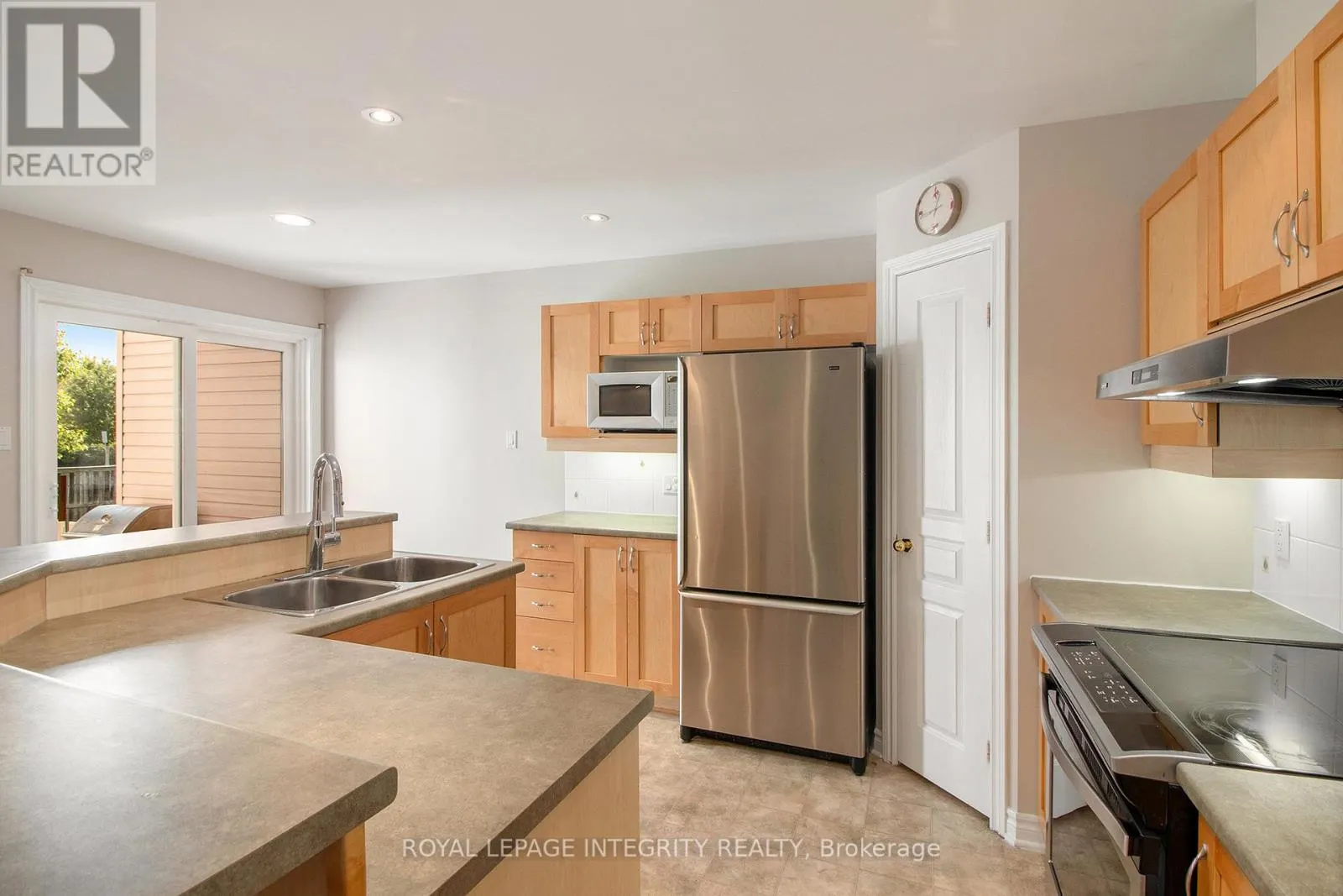 2080 MELETTE CRESCENT