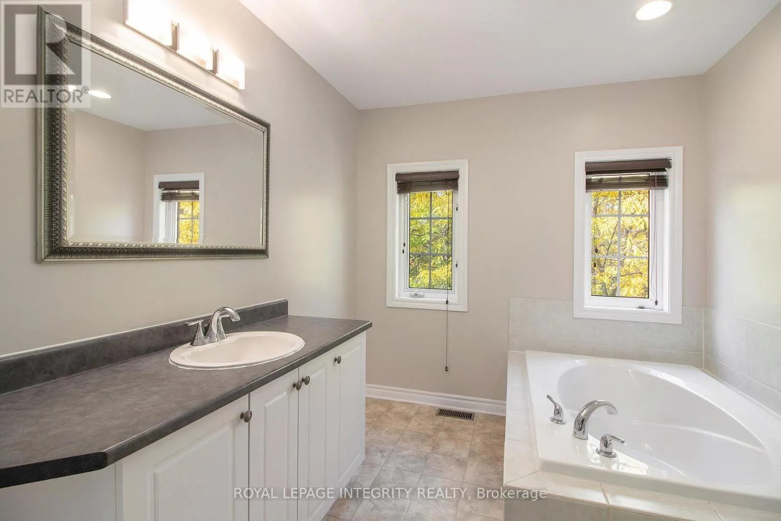 2080 MELETTE CRESCENT