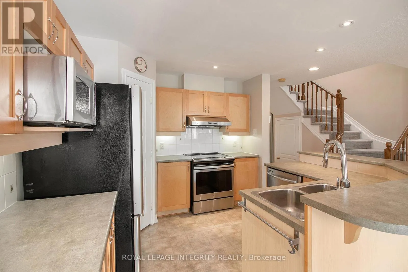 2080 MELETTE CRESCENT