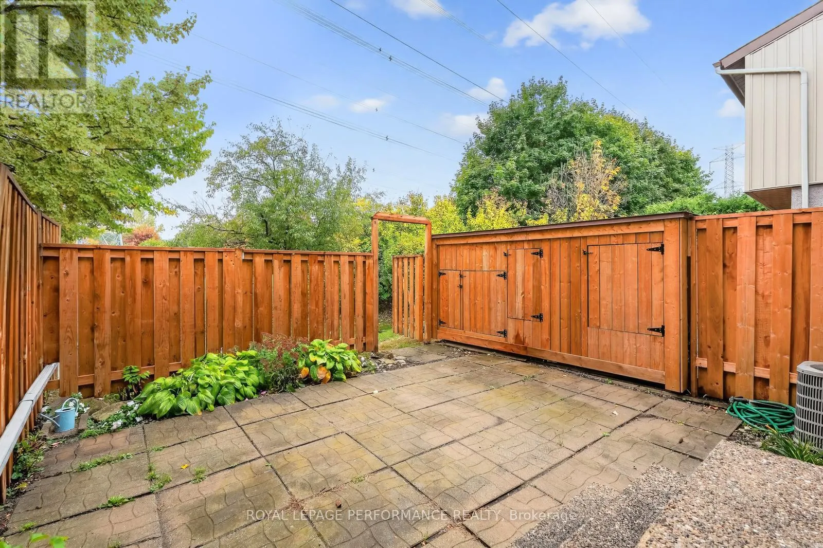 118 - 176 WOODFIELD DRIVE