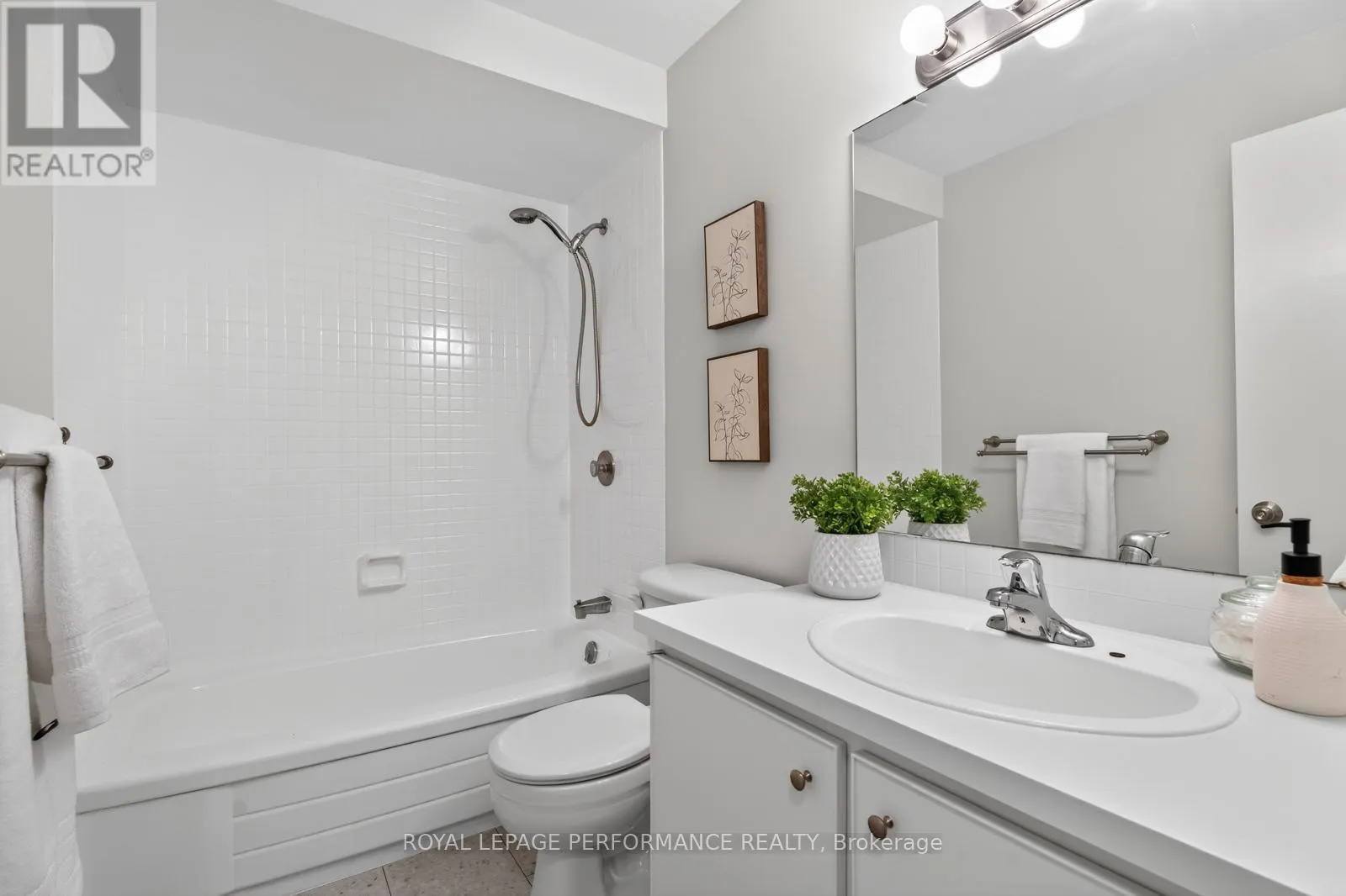 118 - 176 WOODFIELD DRIVE