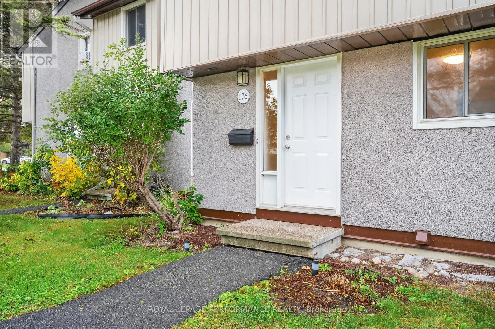 118 - 176 WOODFIELD DRIVE