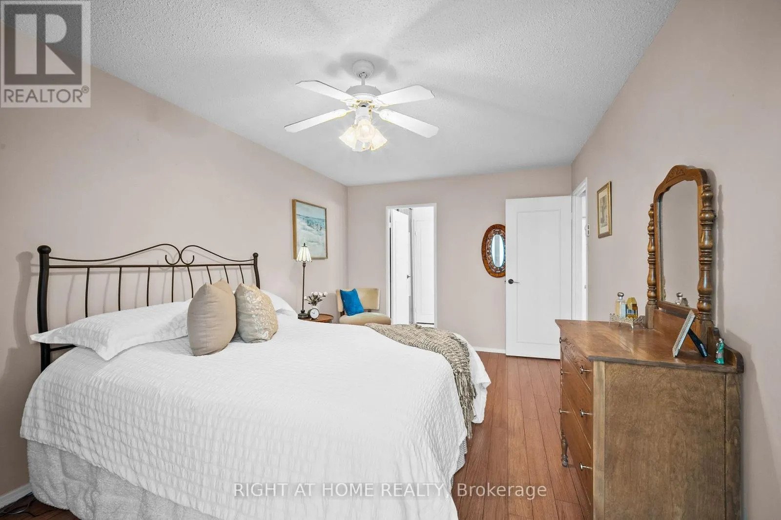 1006 - 1025 RICHMOND ROAD