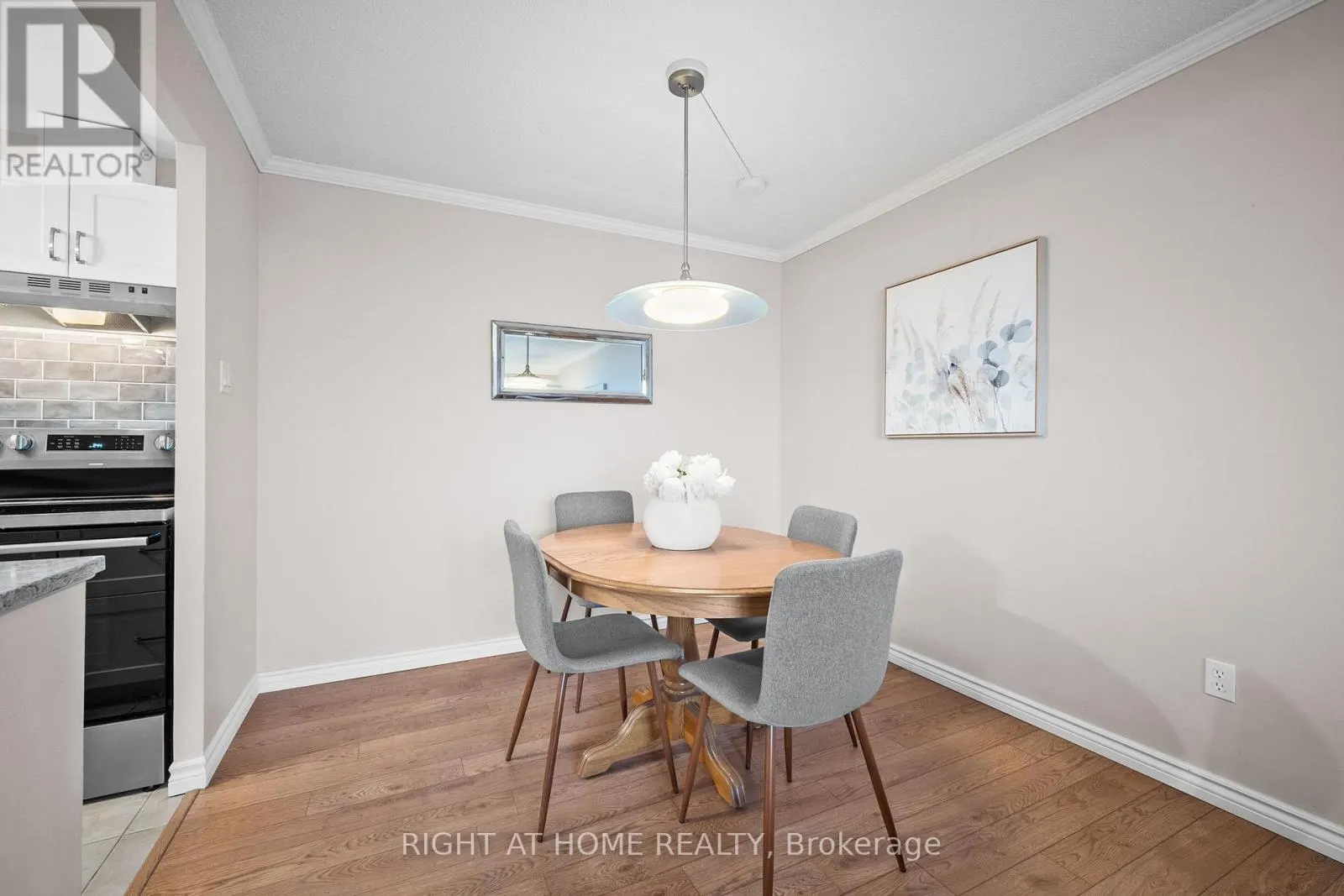 1006 - 1025 RICHMOND ROAD