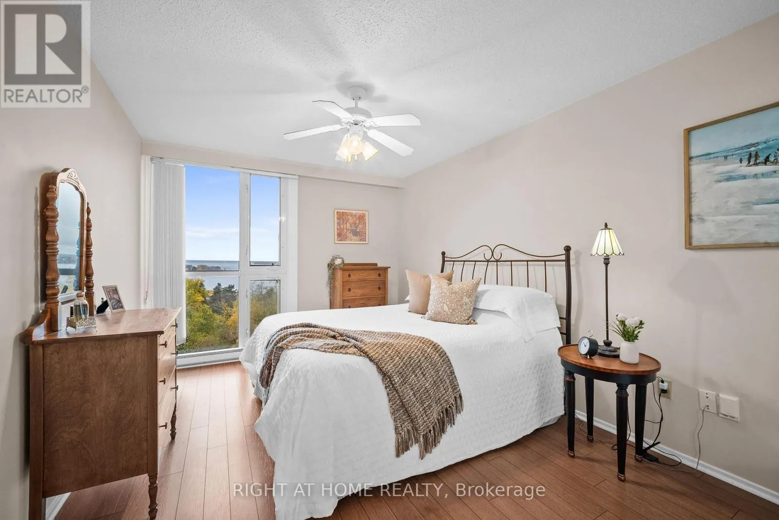 1006 - 1025 RICHMOND ROAD