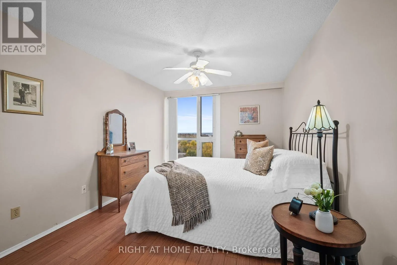 1006 - 1025 RICHMOND ROAD