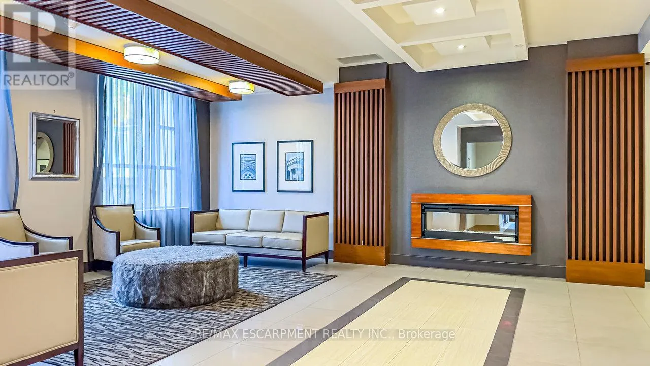 801 - 150 MAIN STREET W