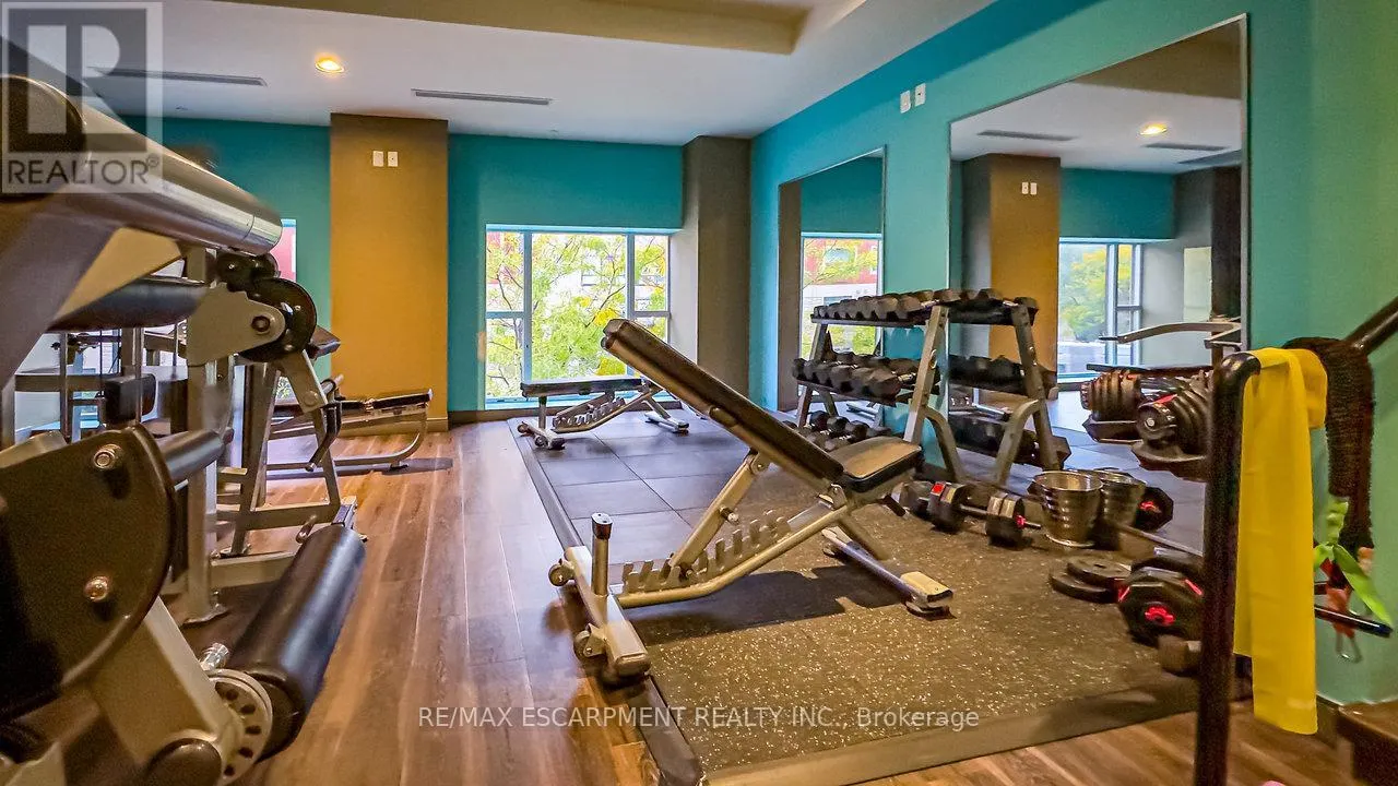 801 - 150 MAIN STREET W