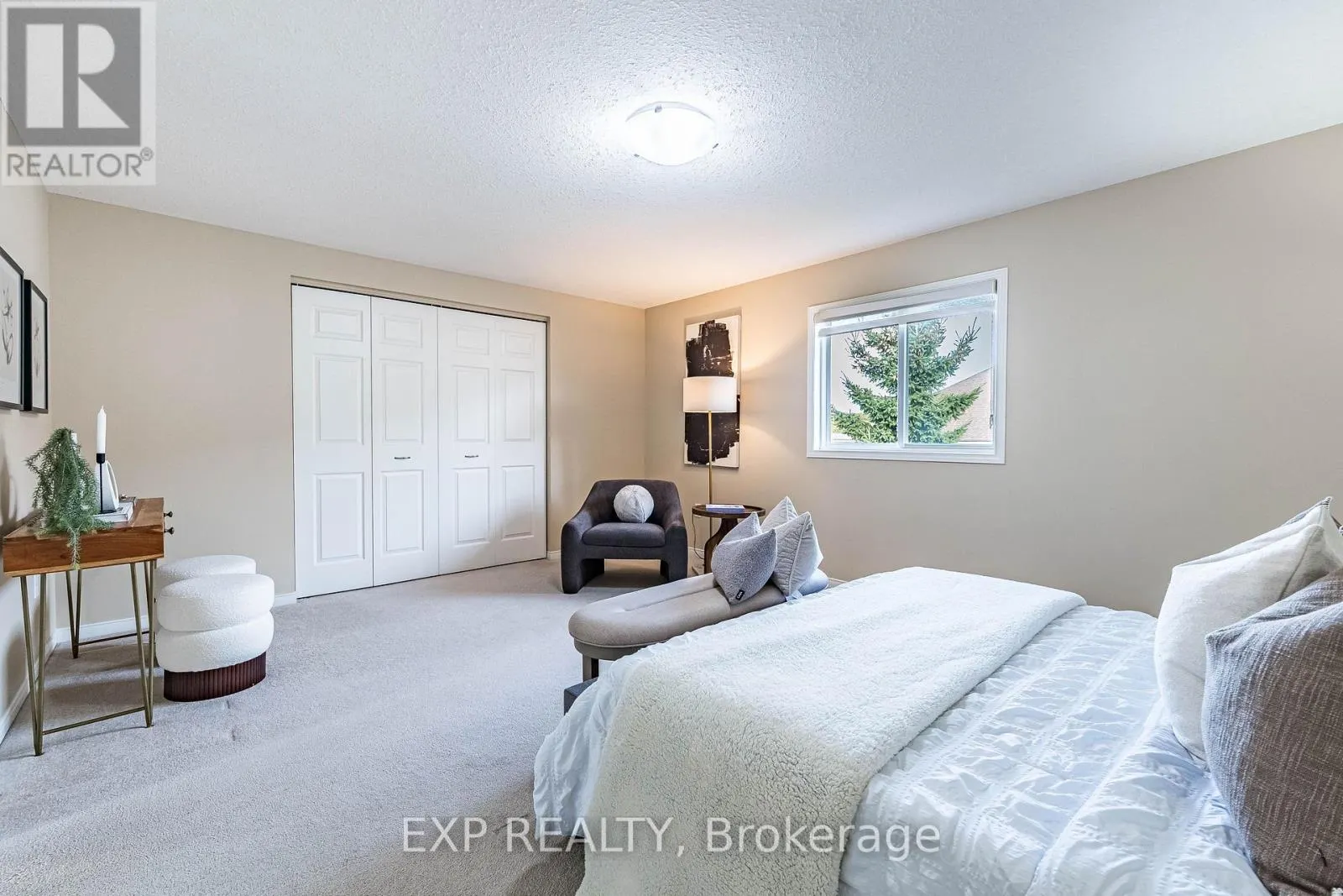 1 - 42 FALLOWFIELD DRIVE