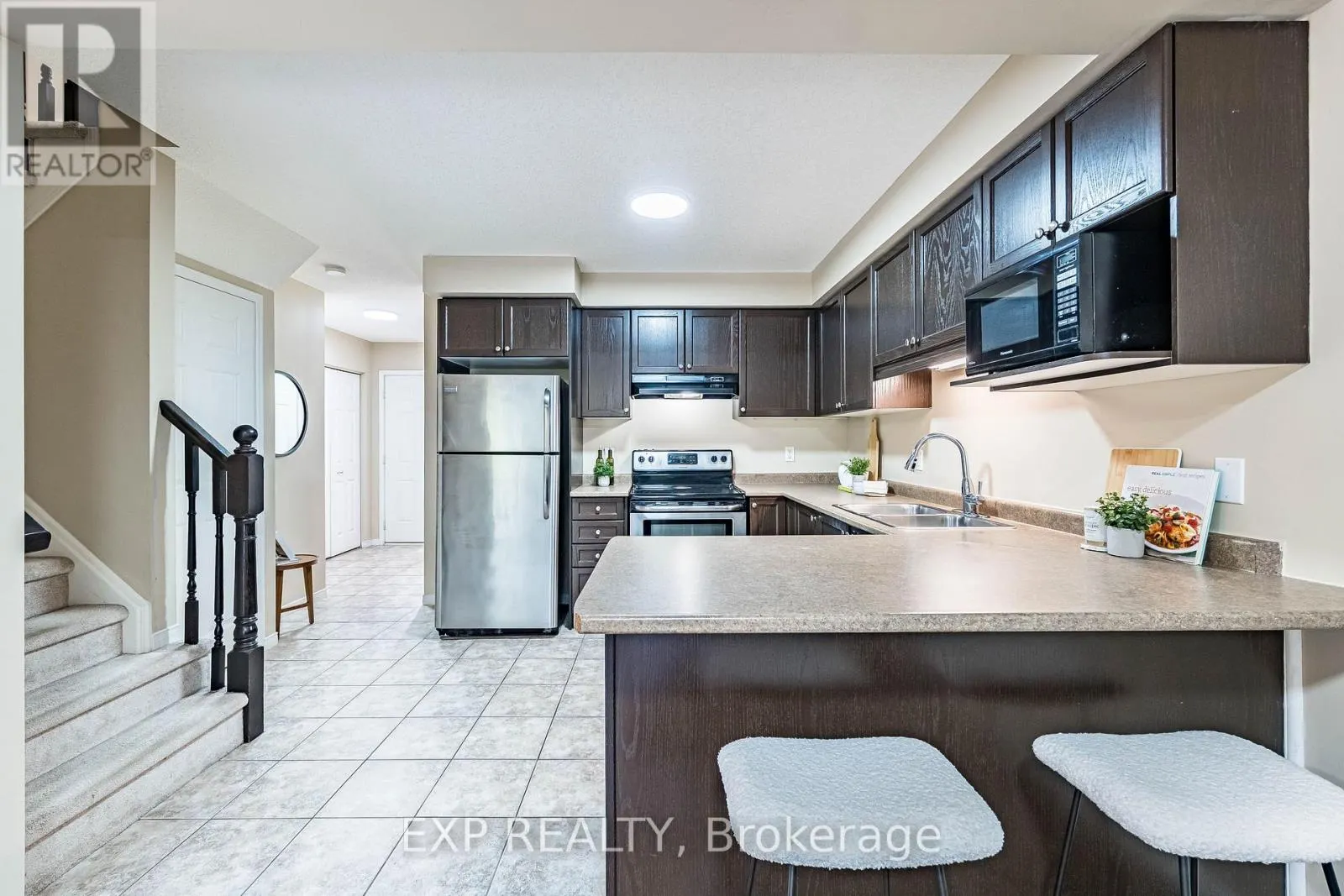 1 - 42 FALLOWFIELD DRIVE