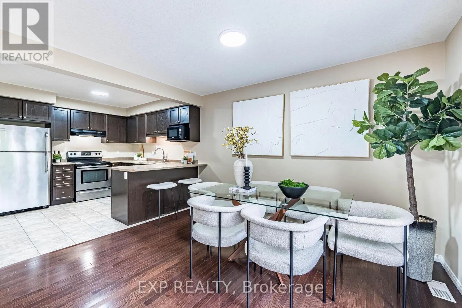 1 - 42 FALLOWFIELD DRIVE