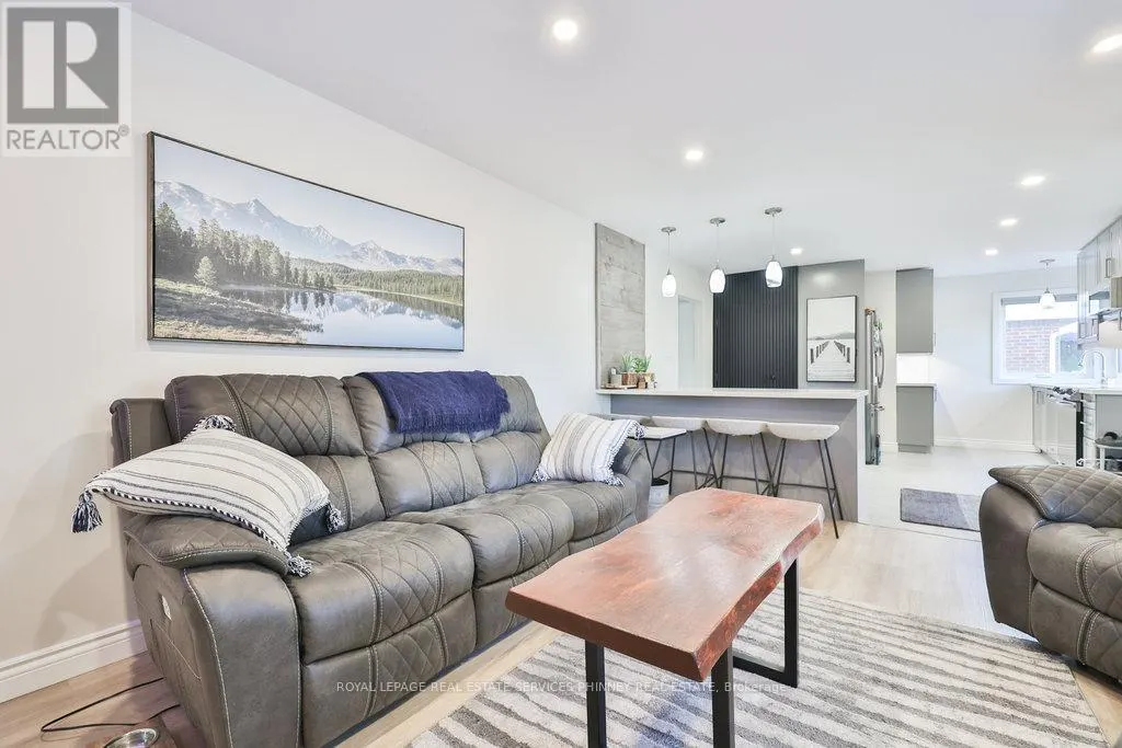 UPPER - 47 CASTLEFIELD DRIVE