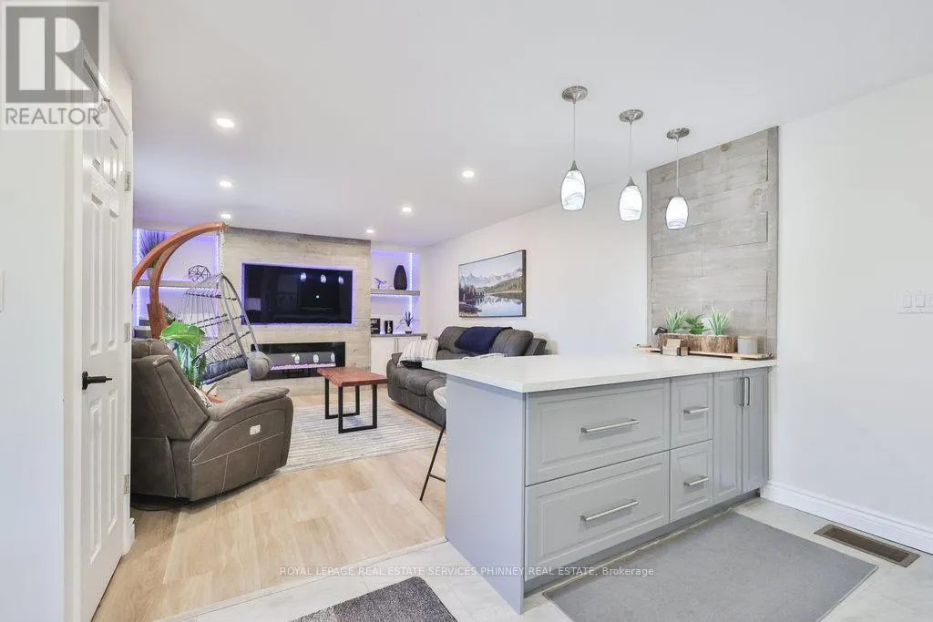 UPPER - 47 CASTLEFIELD DRIVE