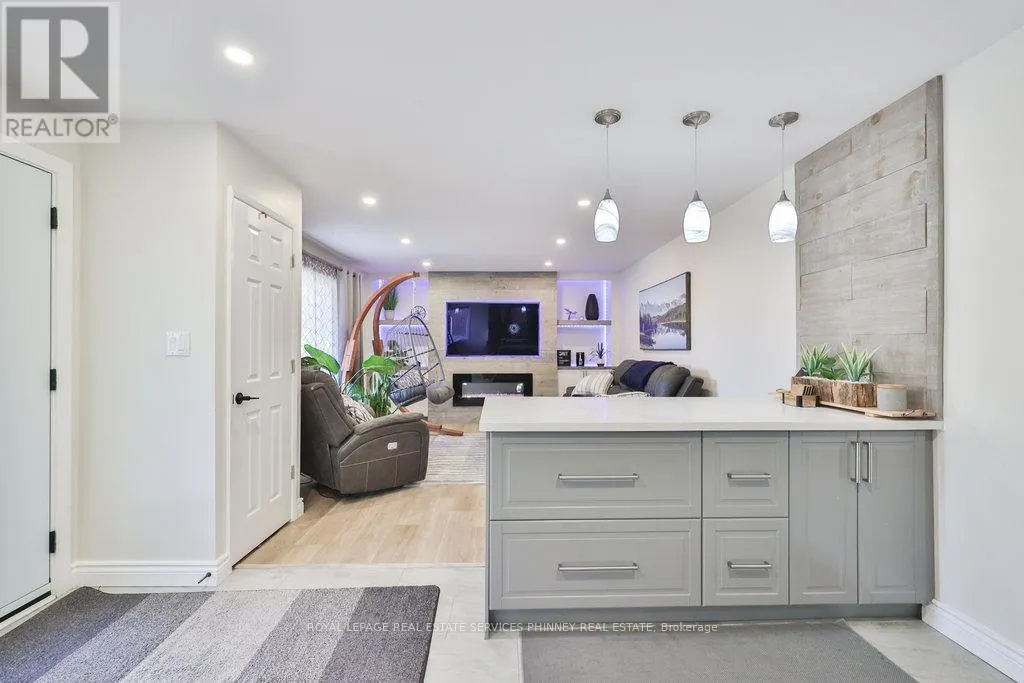 UPPER - 47 CASTLEFIELD DRIVE