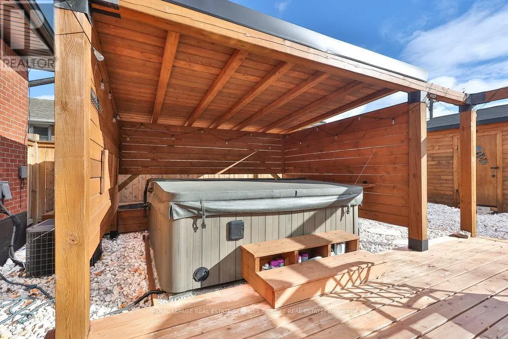 UPPER - 47 CASTLEFIELD DRIVE