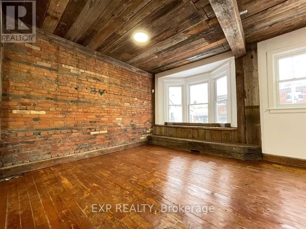 COMMERCIAL - 229 LOCKE STREET S