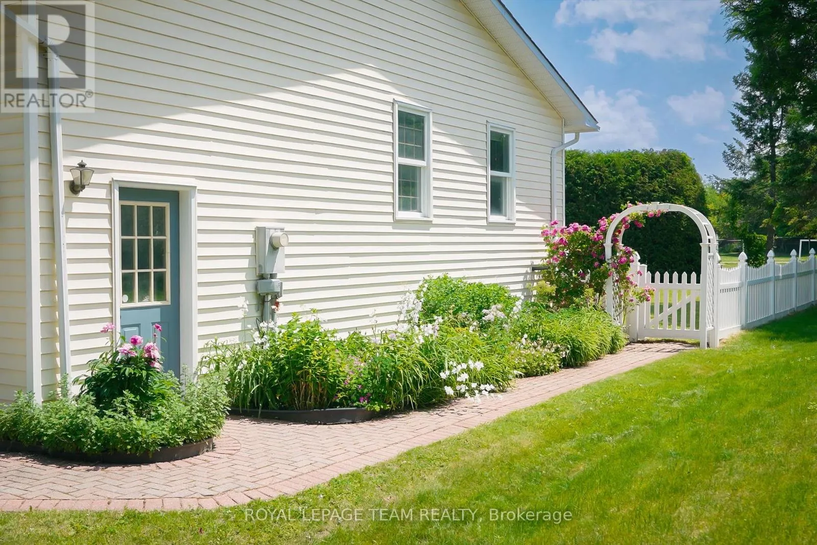 1102 CINDY HILL CRESCENT