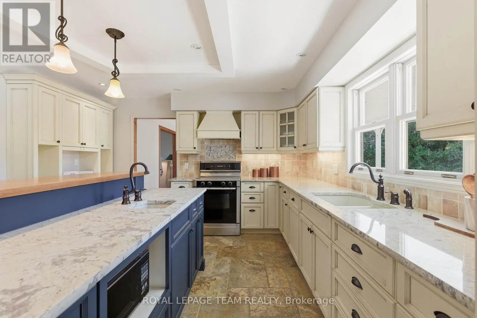 1102 CINDY HILL CRESCENT