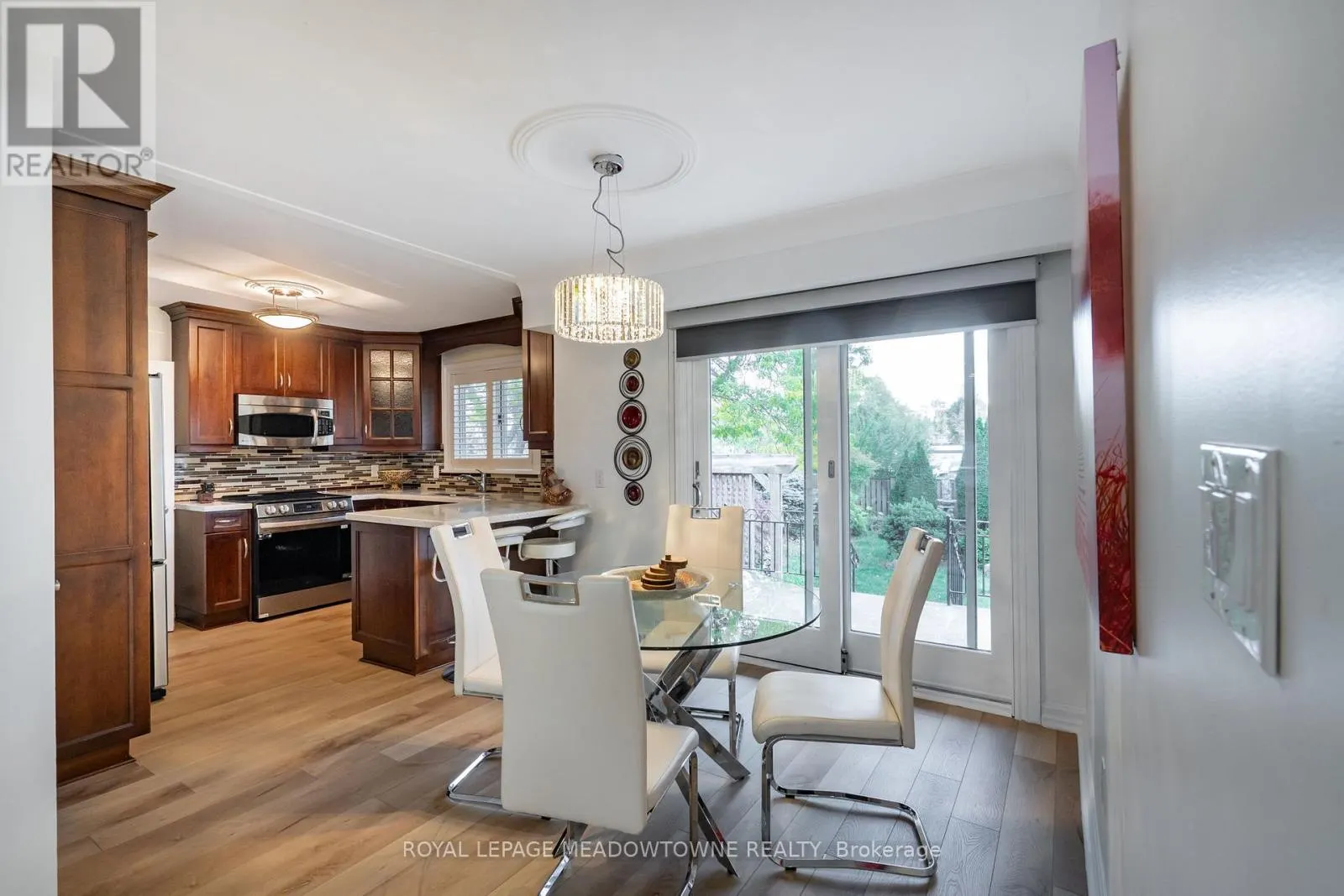 6256 BALMORAL AVENUE