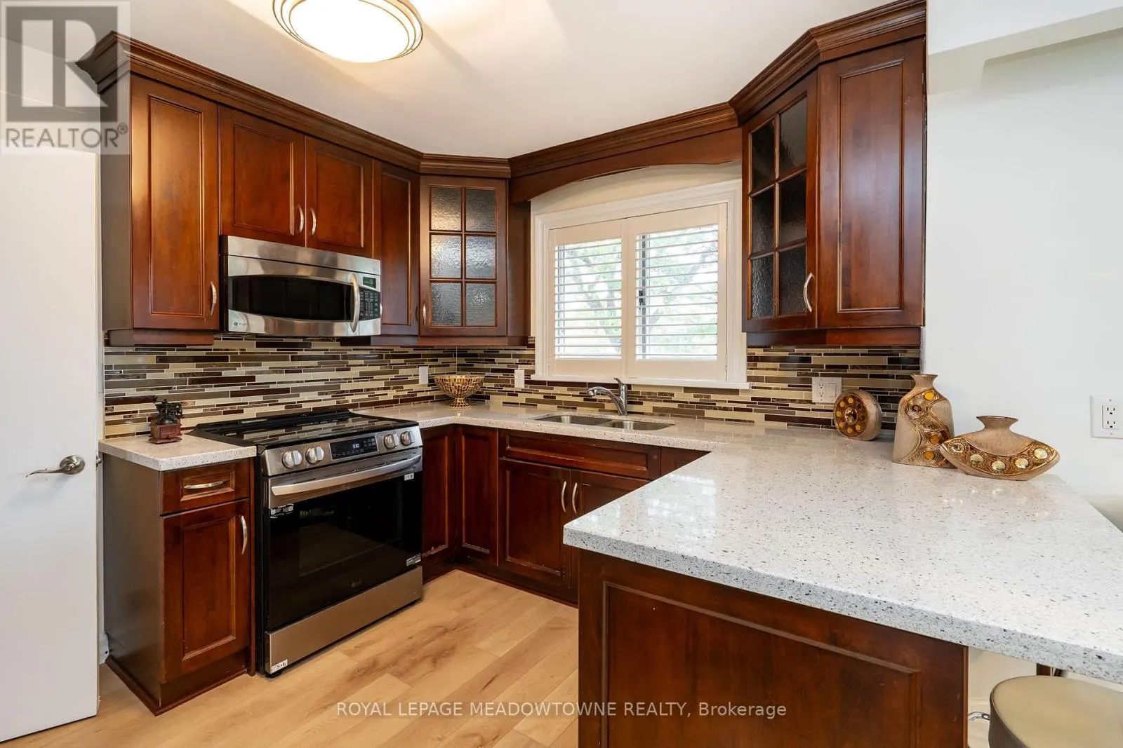 6256 BALMORAL AVENUE