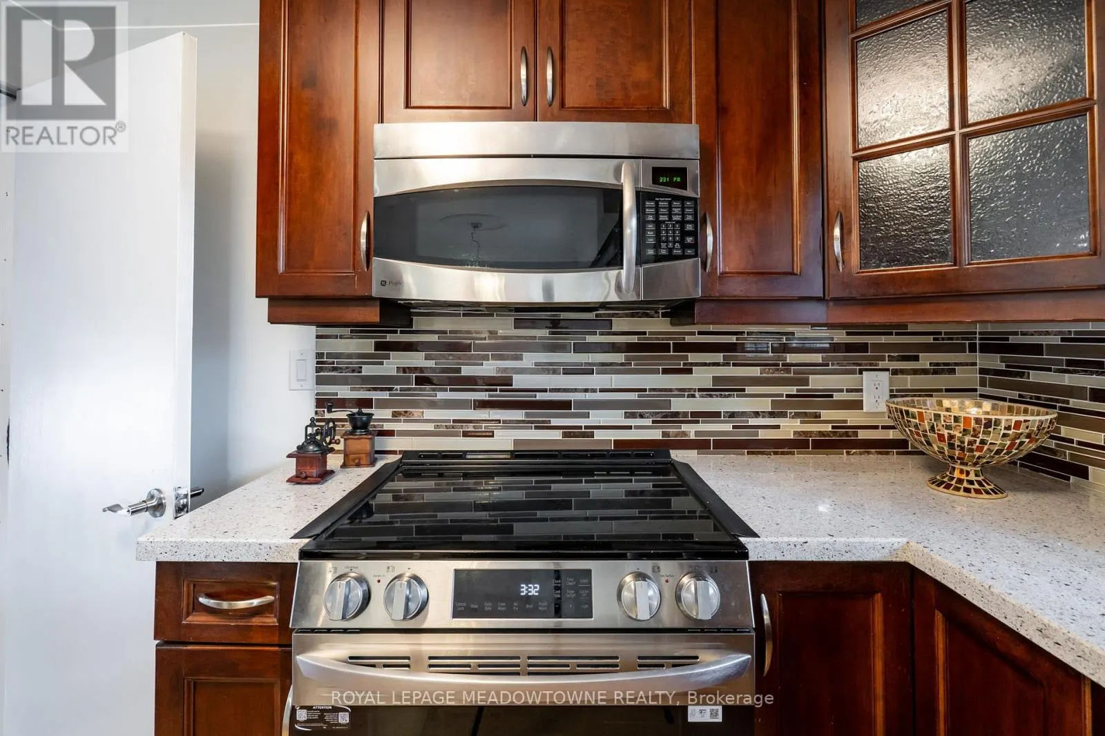 6256 BALMORAL AVENUE