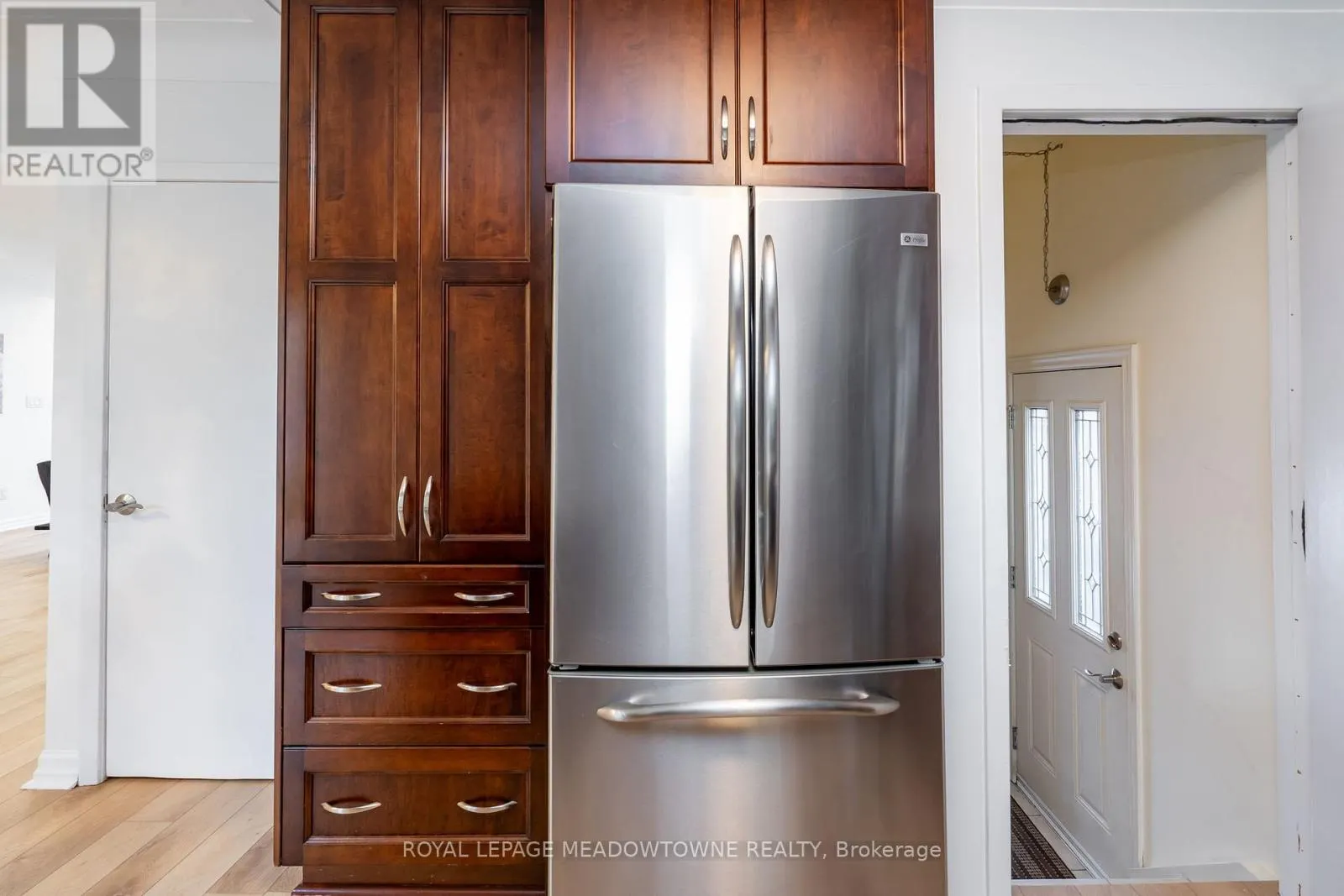 6256 BALMORAL AVENUE