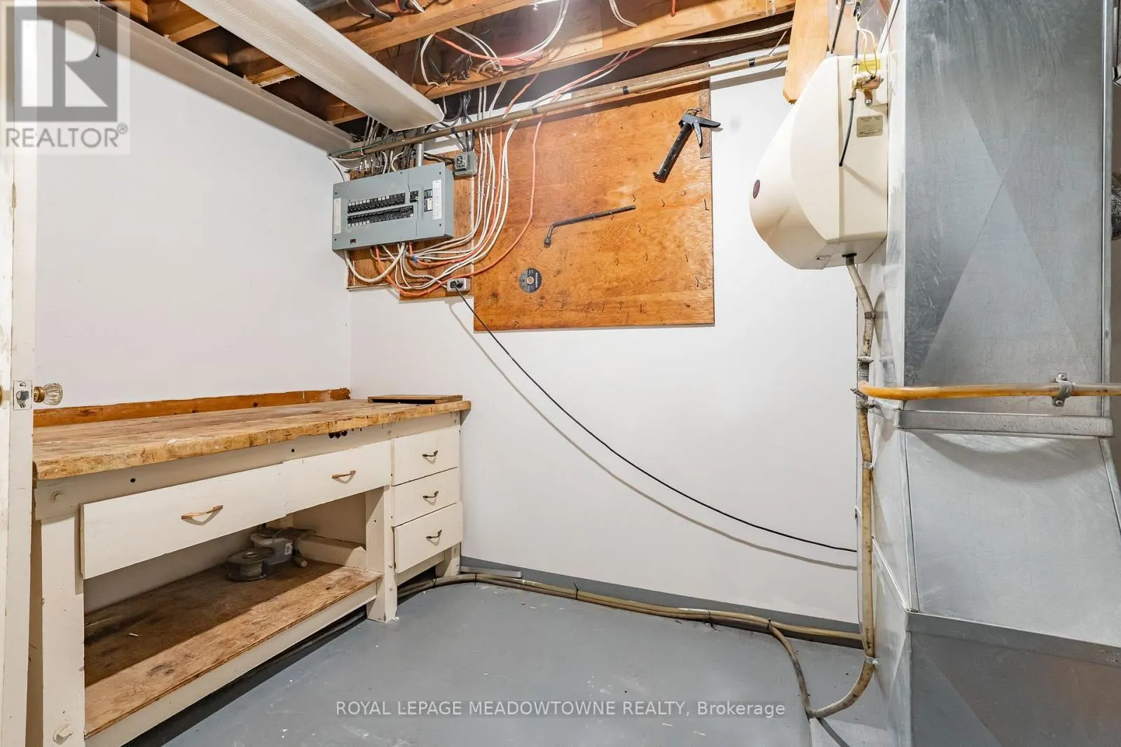 6256 BALMORAL AVENUE