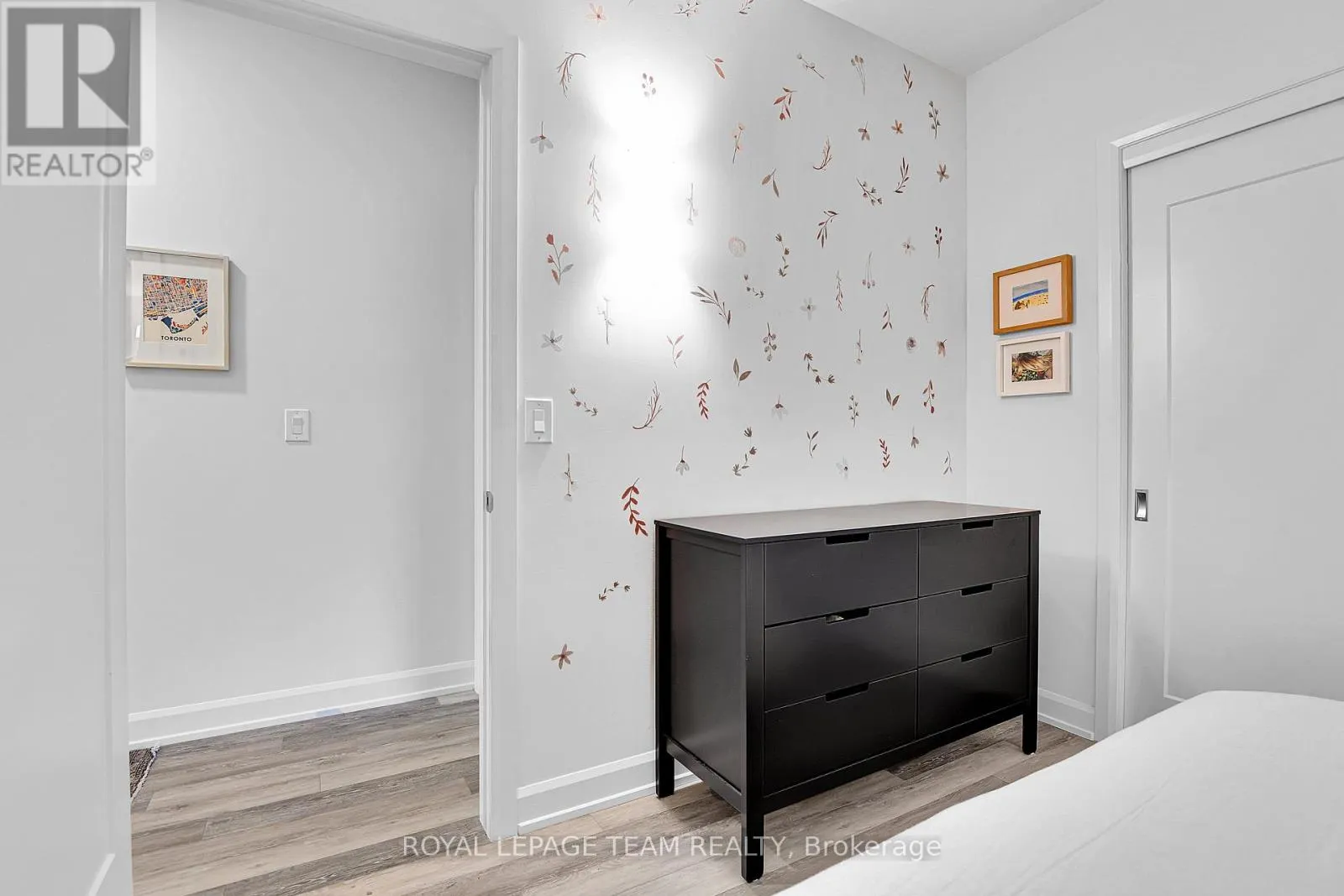 3 - 515 GLADSTONE AVENUE