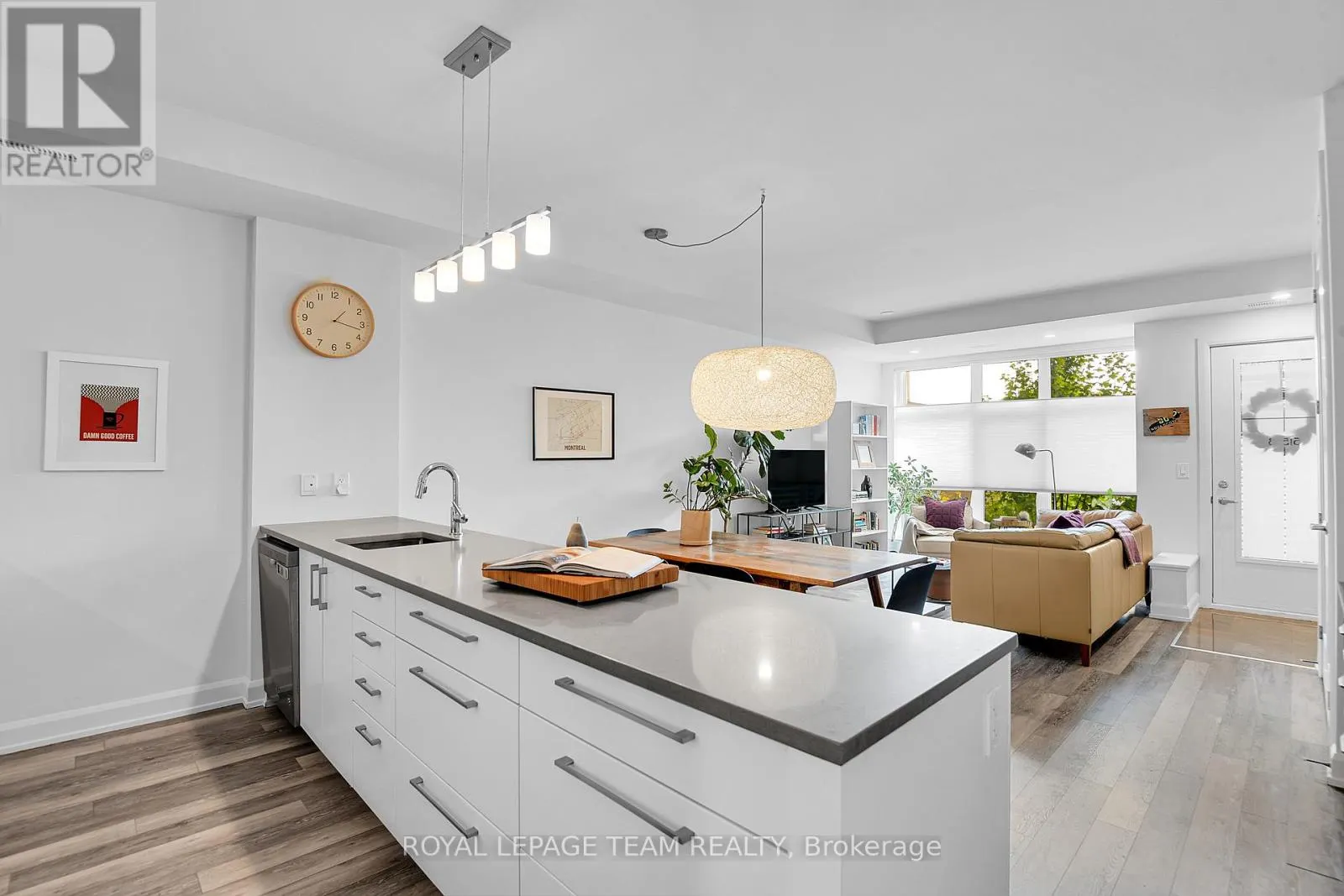 3 - 515 GLADSTONE AVENUE