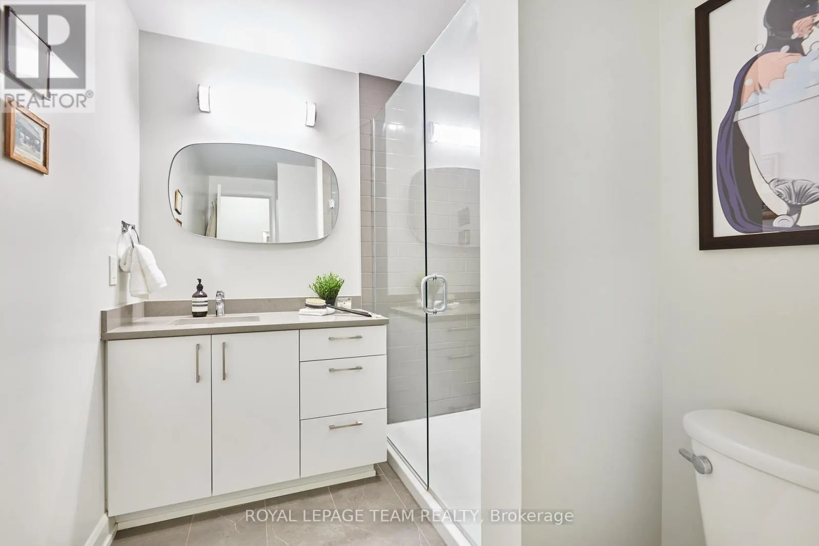 3 - 515 GLADSTONE AVENUE