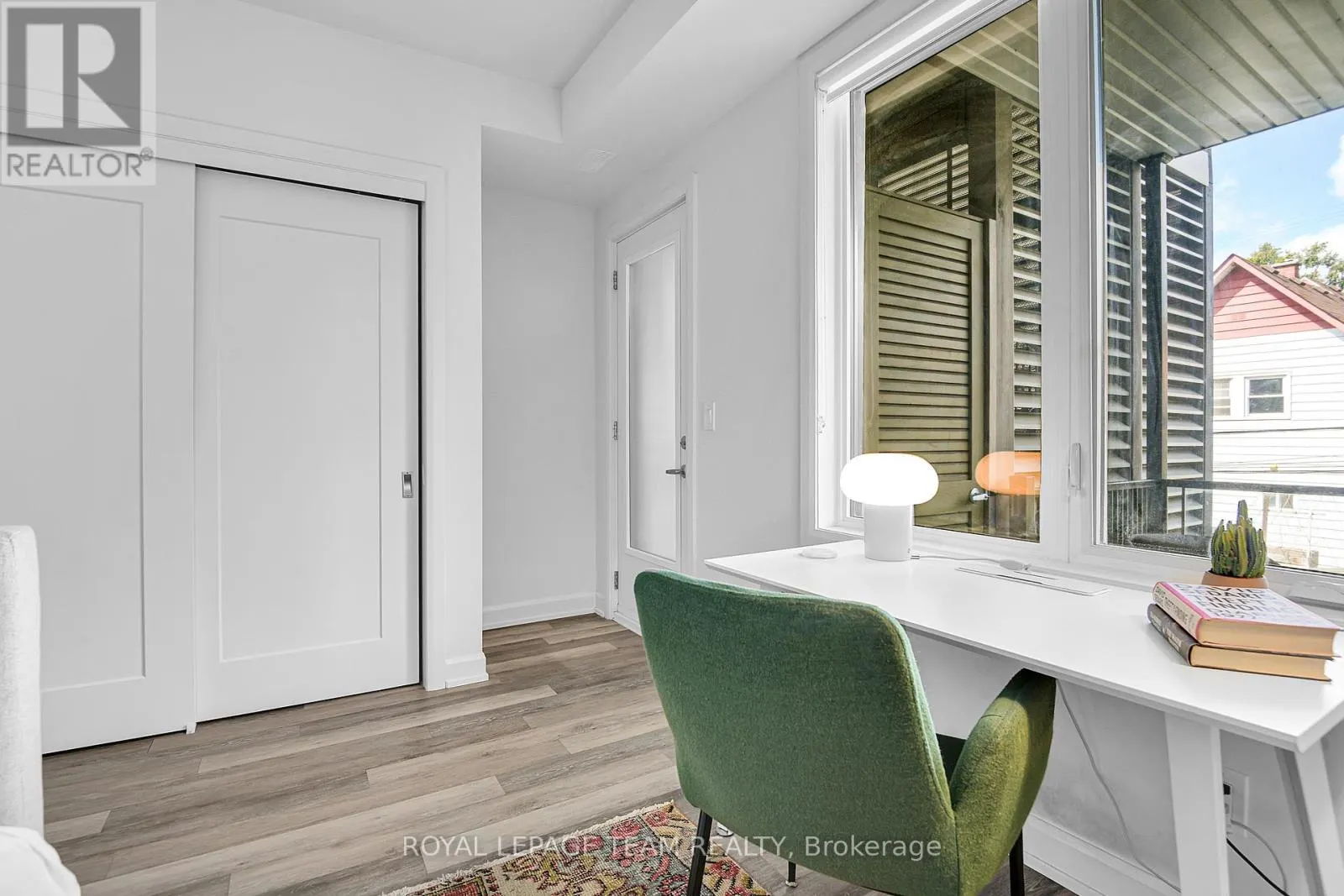 3 - 515 GLADSTONE AVENUE