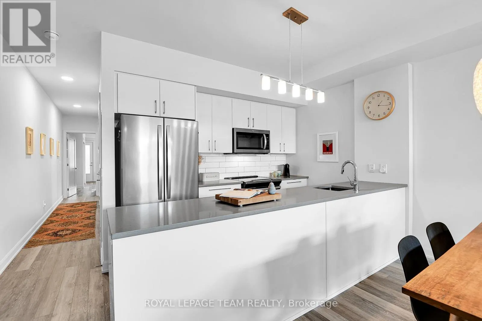 3 - 515 GLADSTONE AVENUE