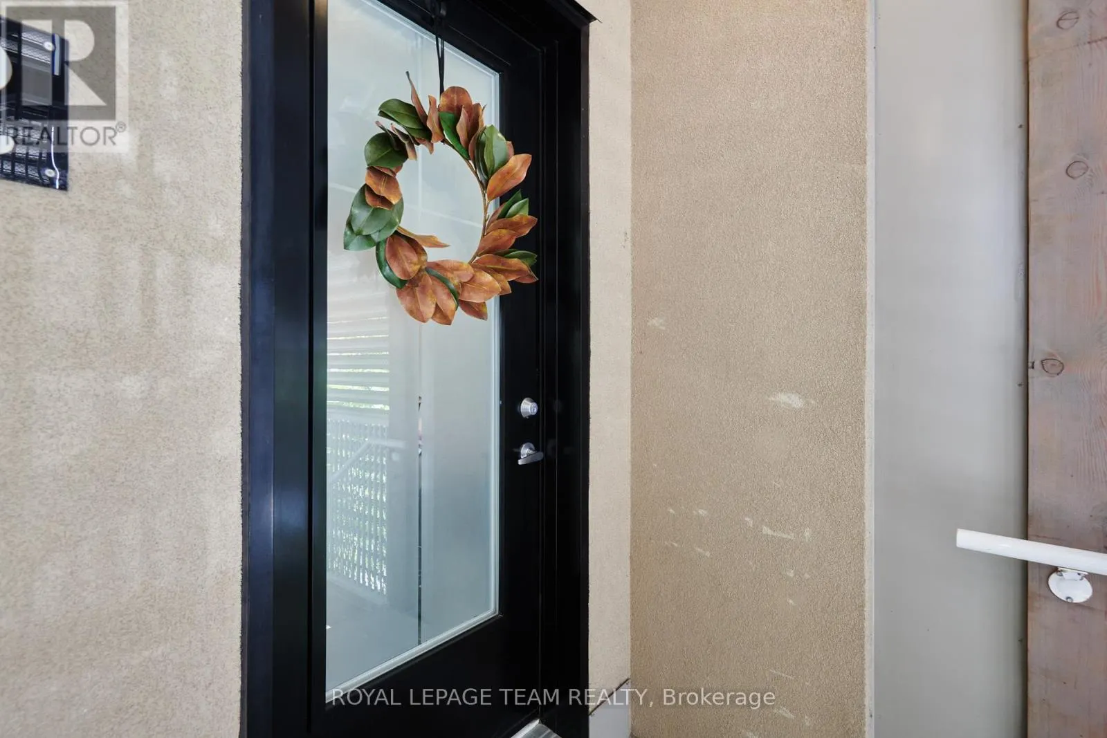 3 - 515 GLADSTONE AVENUE