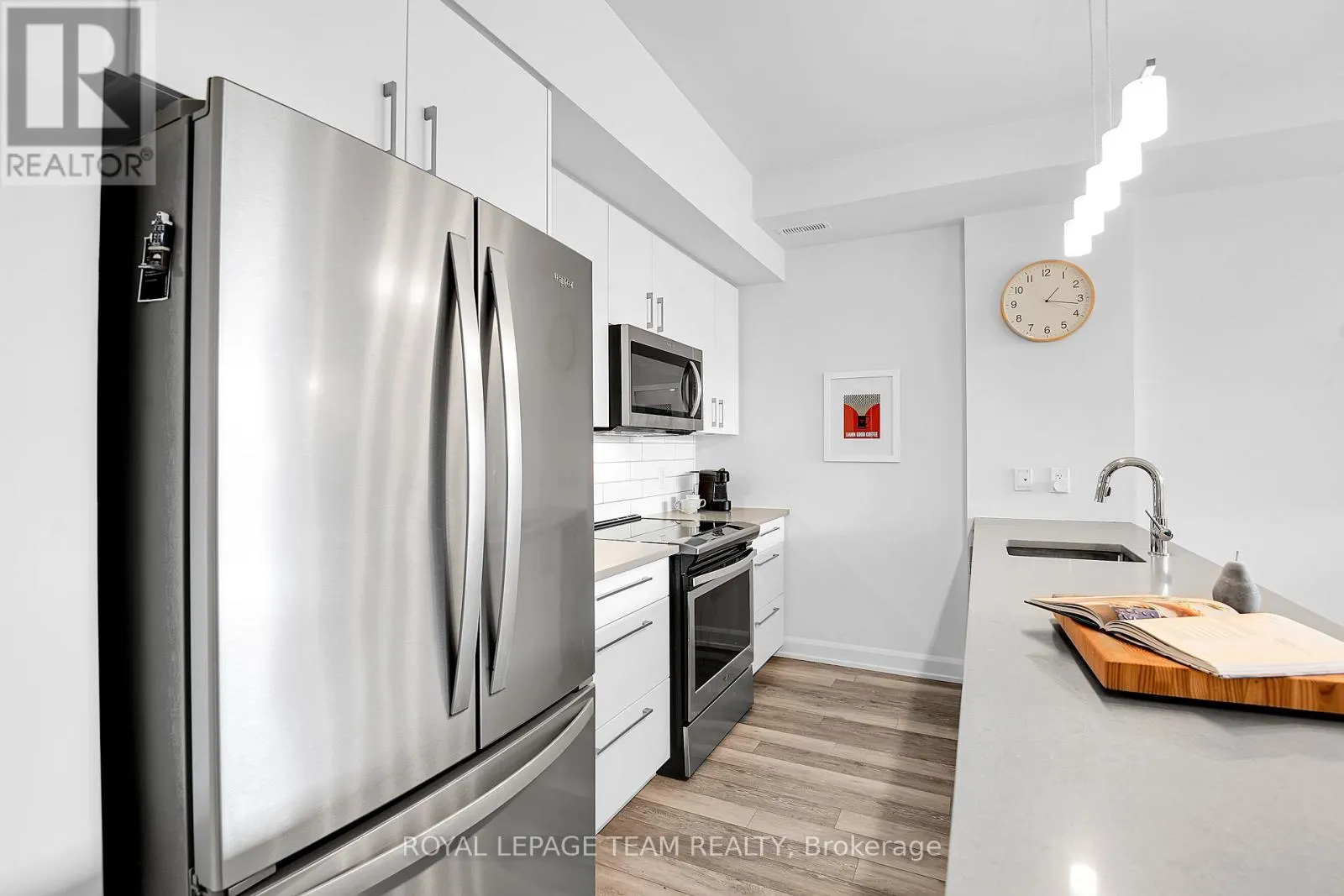 3 - 515 GLADSTONE AVENUE