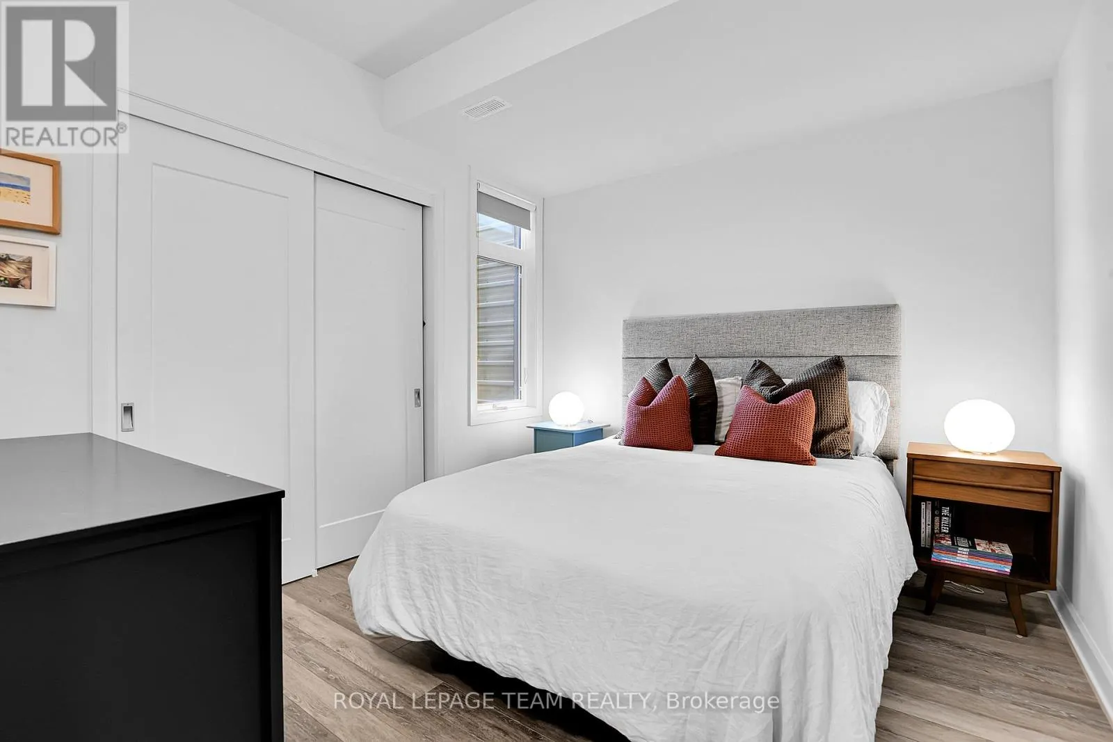 3 - 515 GLADSTONE AVENUE