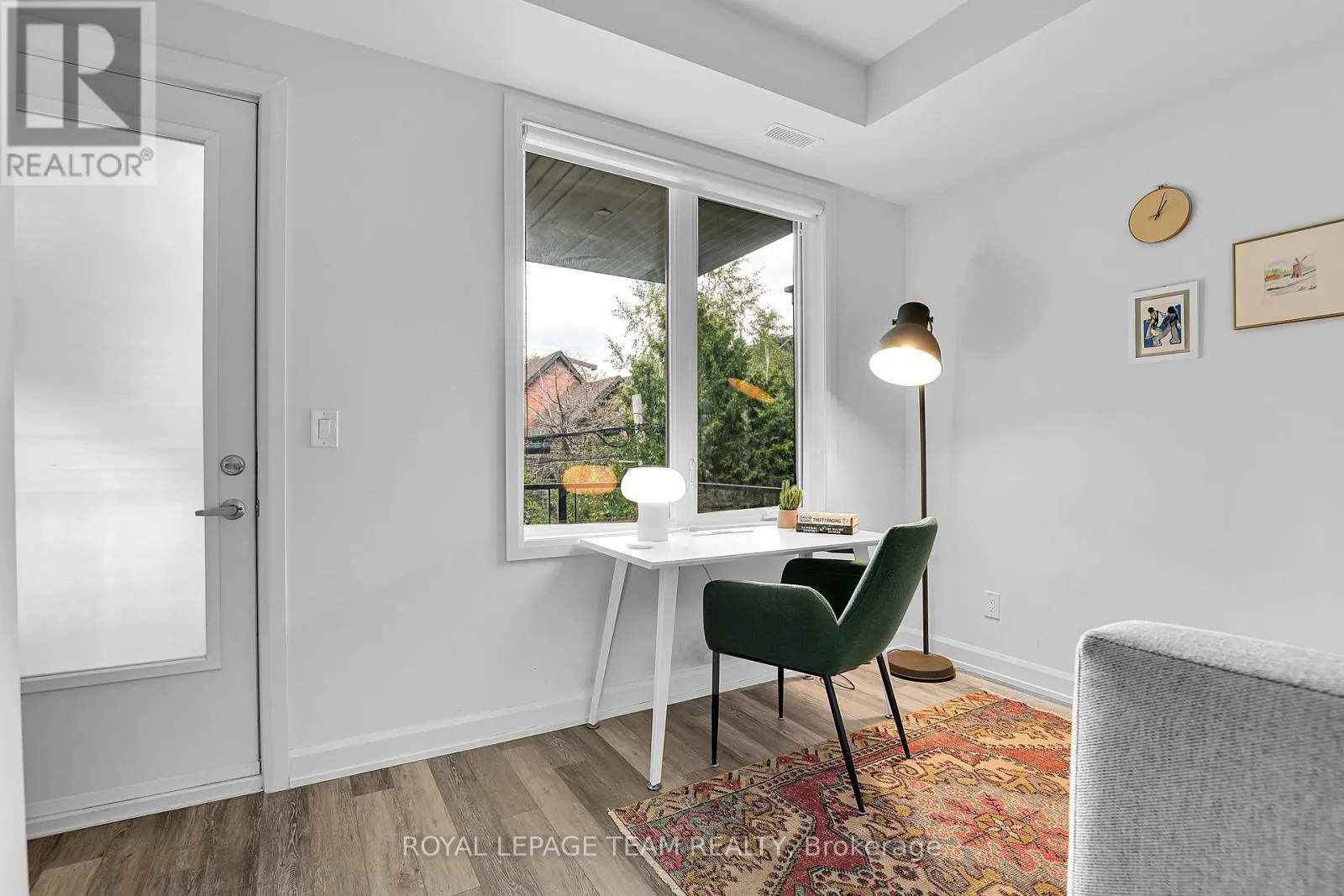 3 - 515 GLADSTONE AVENUE