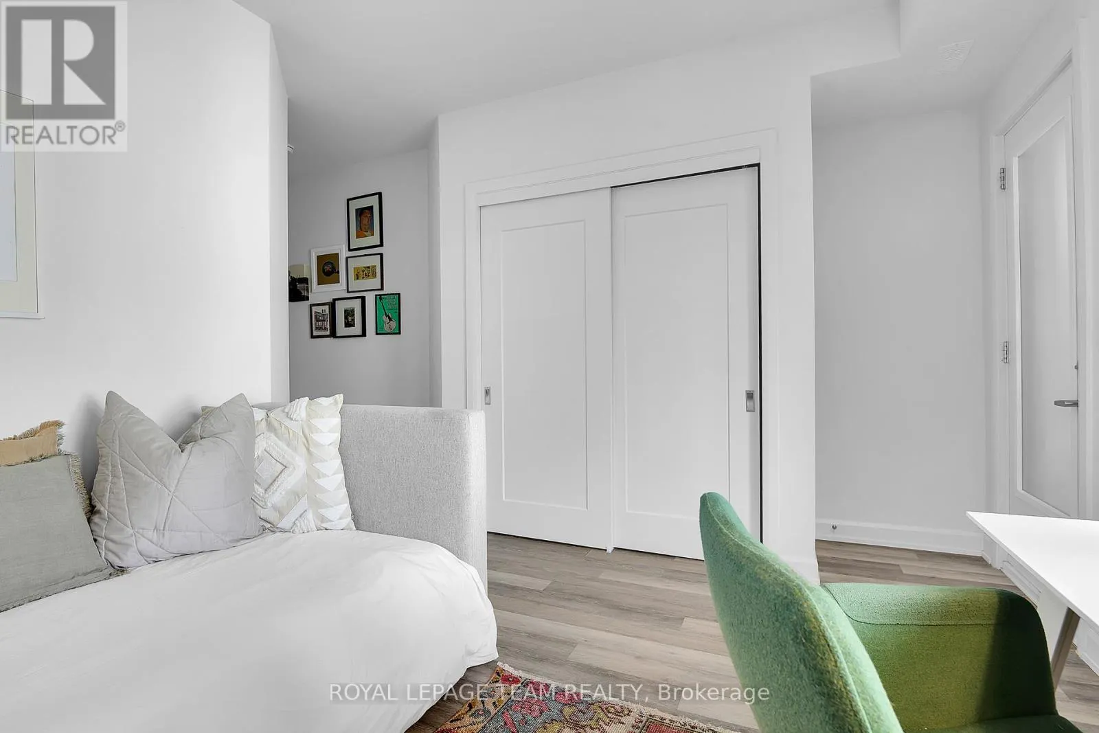 3 - 515 GLADSTONE AVENUE