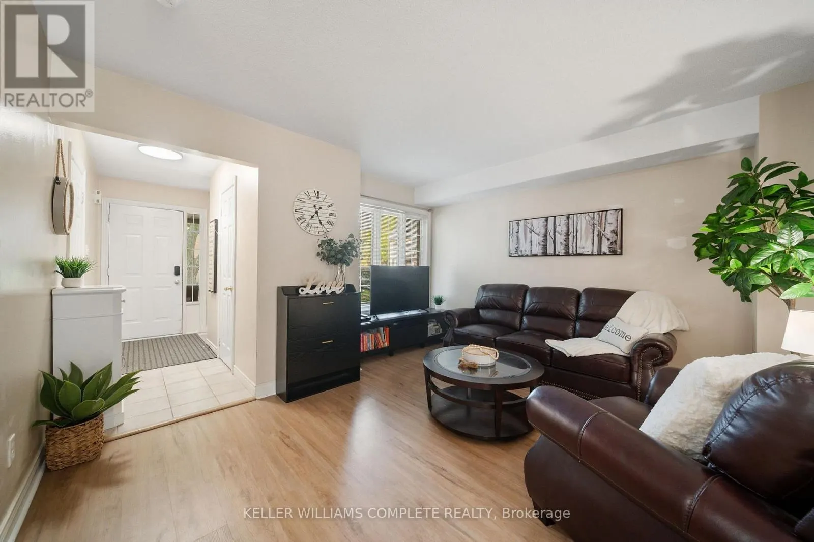 10 - 320 HAMILTON DRIVE