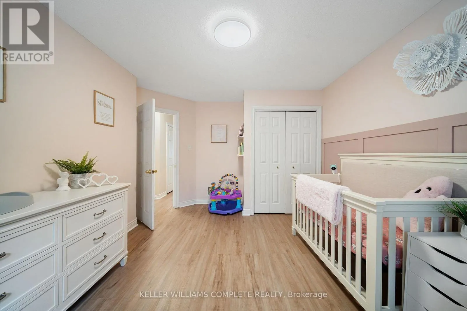 10 - 320 HAMILTON DRIVE